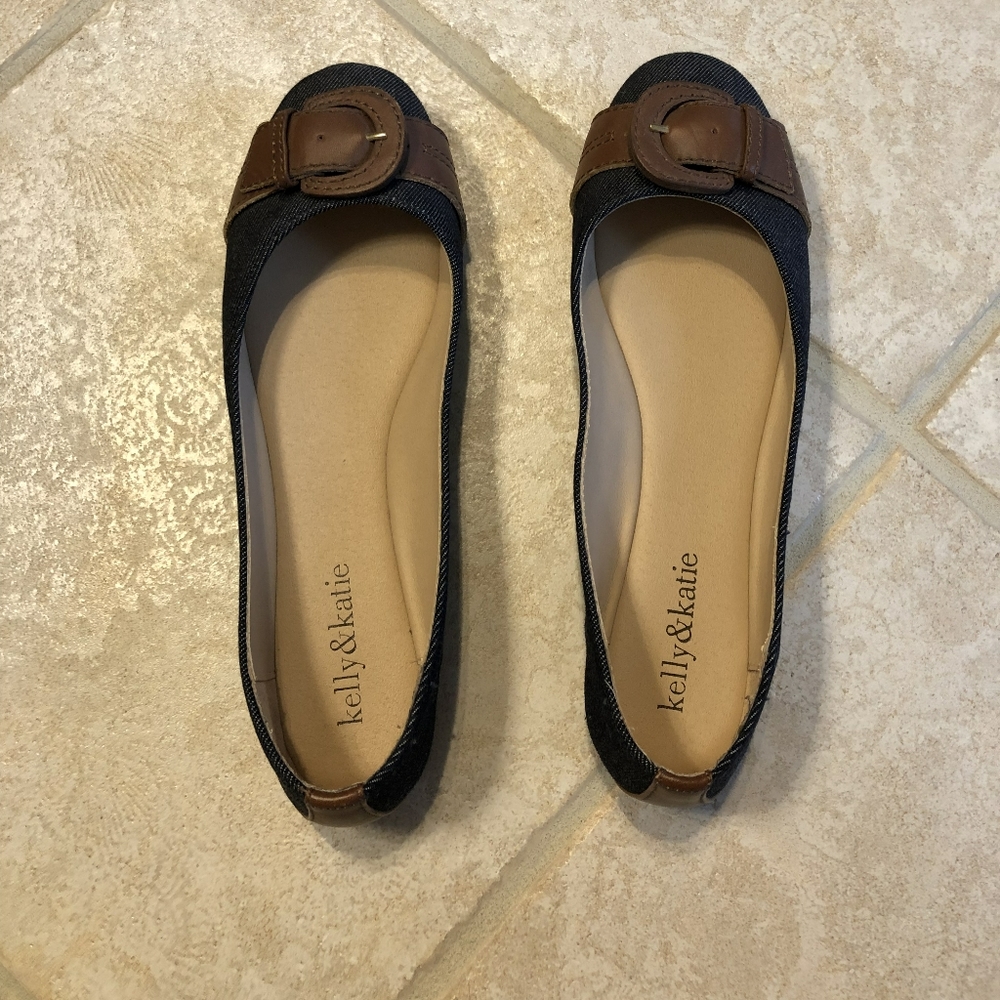 Shoes - Picture 2 of 7